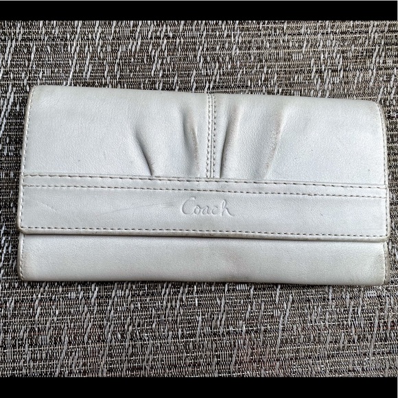 Small white Coach hobo purse and wallet - Picture 3 of 3